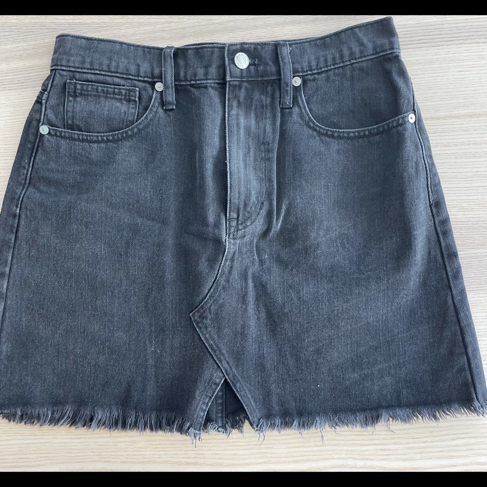 Madewell black denim skirt- size 28